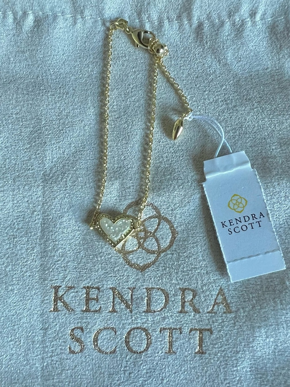 NWT Kendra Scott Ari Heart Gold Chain Bracelet in Iridescent Drusy - Picture 5 of 9